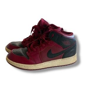 NIKE  Air Jordan‎ 1 Retro mid sneakers 554725-601 red/ black  Size 5.5Y